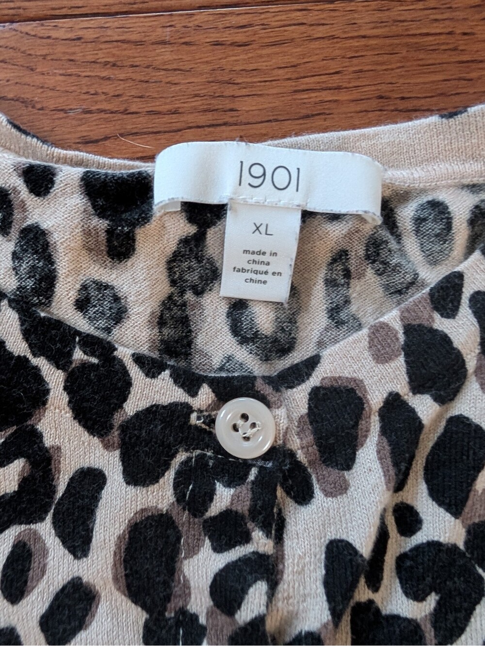 1901 Leopard Animal Print Button Up Cardigan Sweater Lightweight Size XL - Picture 7 of 8